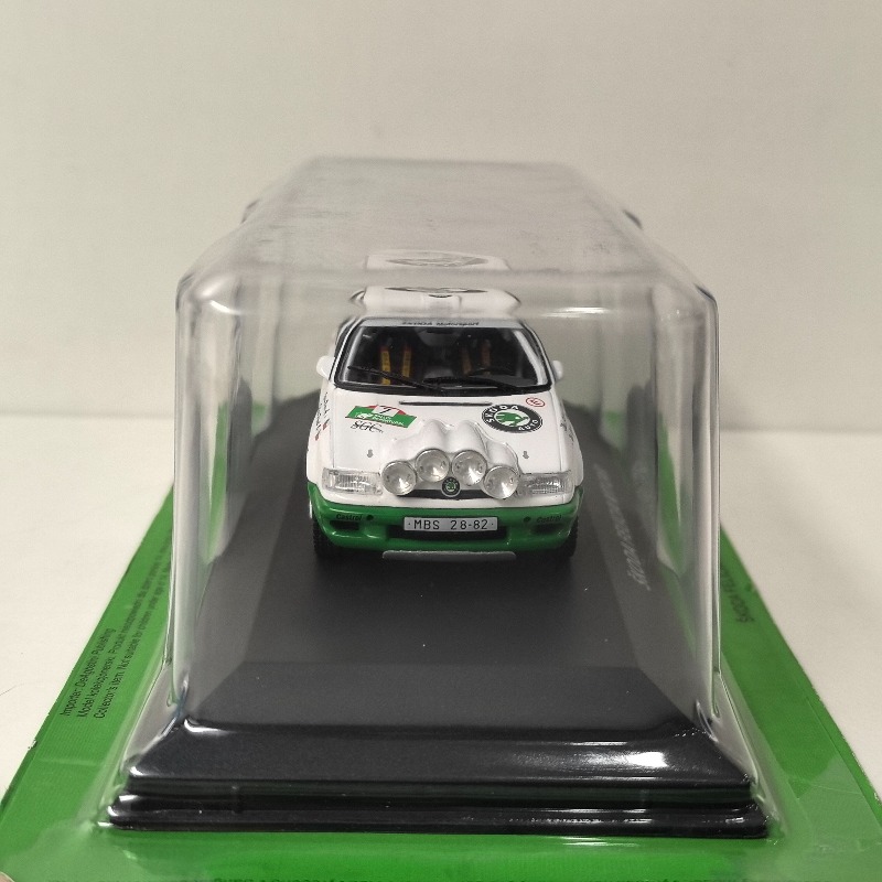 Modèle miniature IXO à l'échel - Model Kit Toy avis et prix